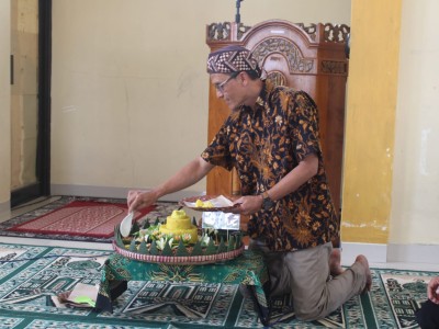 Tumpengan Hari Guru