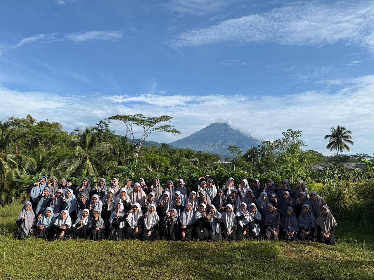 HARI SANTRI 25